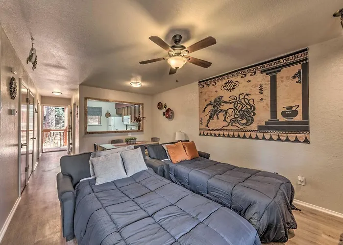 Forested Ruidoso Condo With Deck And Fireplace!